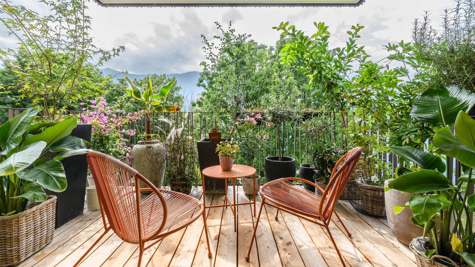 Darstellung der Terrasse mit Mustermöblierung
