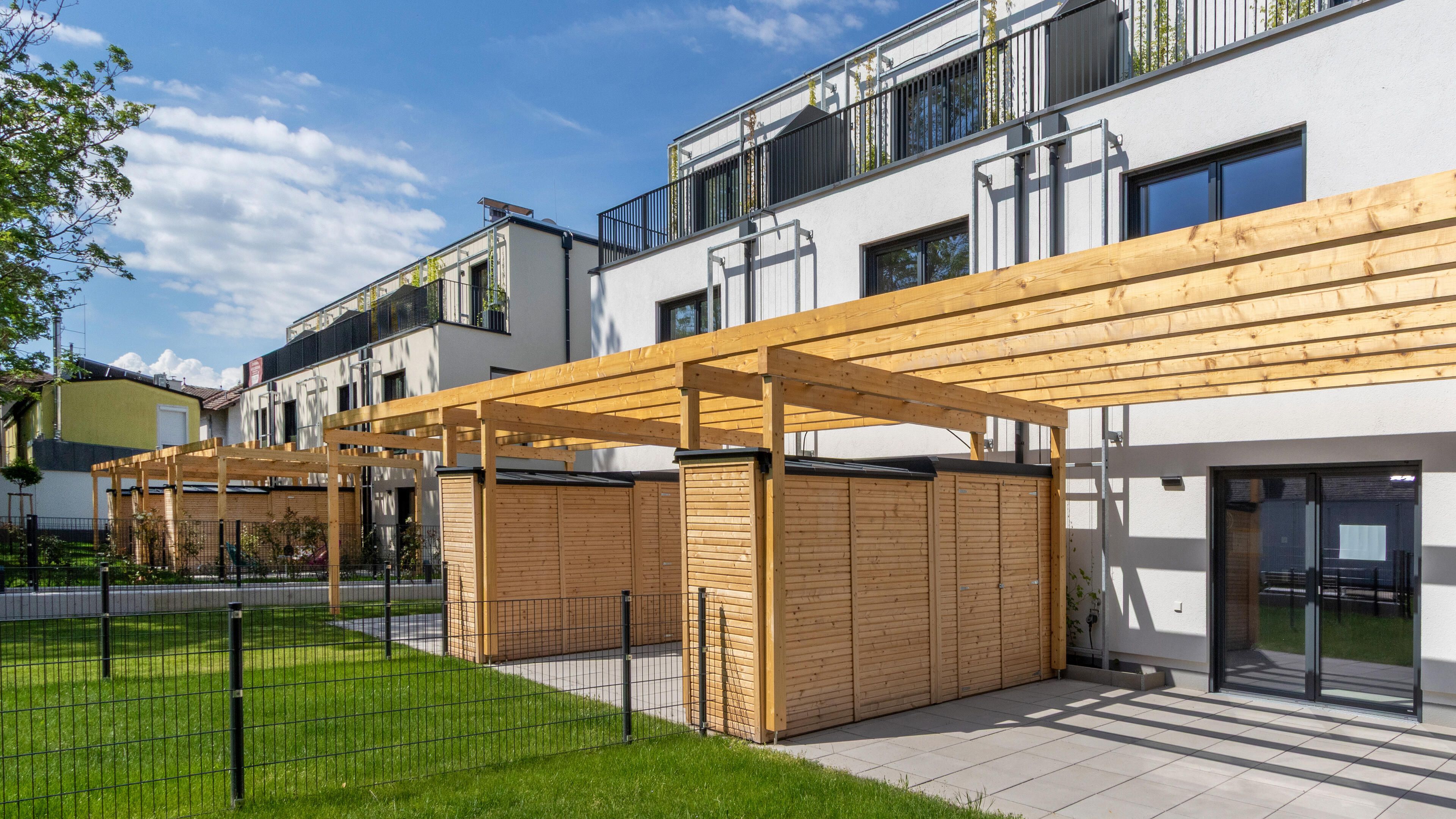 Außenansicht der Zipsgasse inklusive Garten und Gartenterrasse